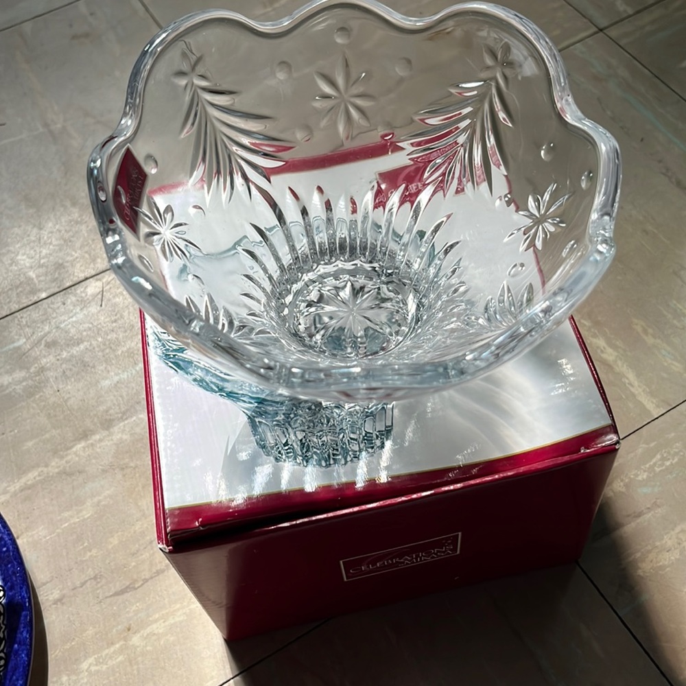 Mikasa celebrations Christmas glass bowl